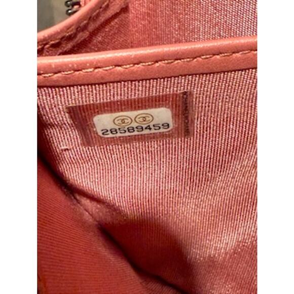 Chanel Caviar Quilted Large CC logo Zip Around Wallet Pink*Very Nice Condition - Picture 16 of 16